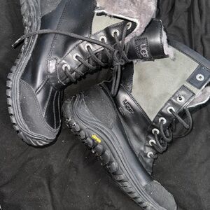 Like New - Ugg Boots Black Size 8.5 - Worn Once - Winter Snow Waterproof
